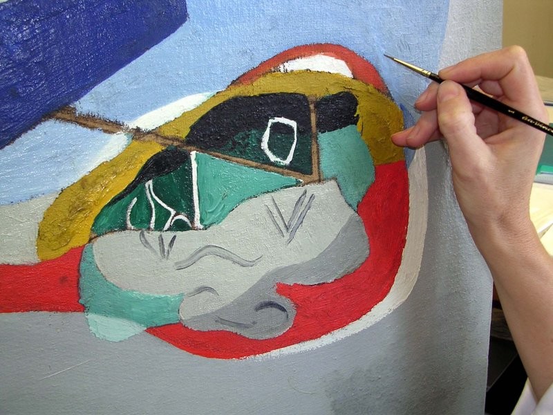 Taula davant el mar (L’estrip era molt visible per estar situat al costat del cap del personatge), 1926 © Salvador Dalí, Fundació Gala-Salvador Dalí, Figueres, 2025