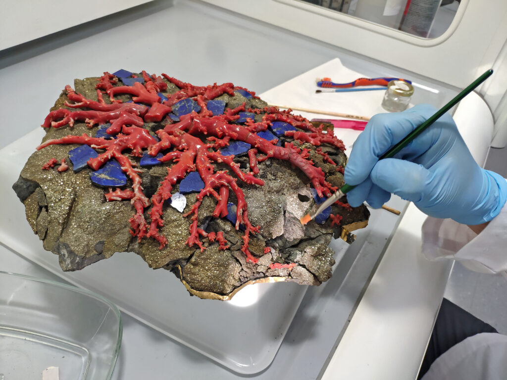 Intervencions de fixació del mineral en les zones que presentava esquerdes