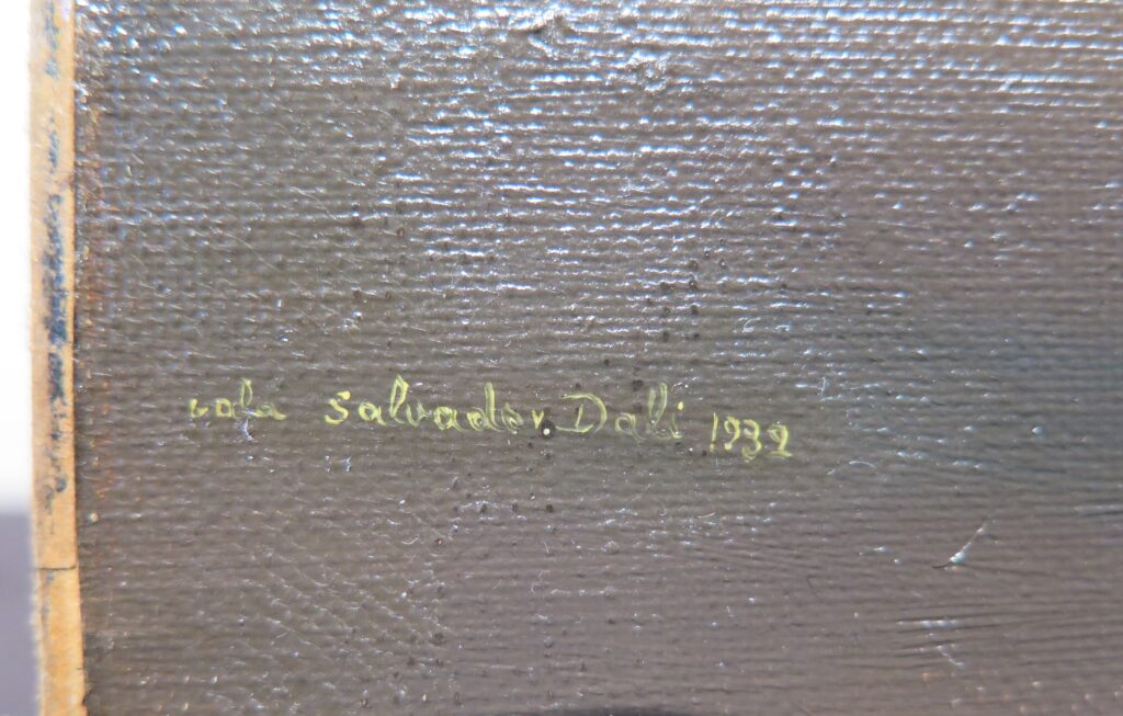 La signatura minúscula a color groc: “Gala Salvador Dalí 1932”.